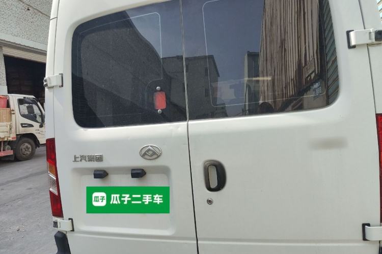 Used SAIC MAXUS Xintu V80 2019 2.5T Classic 6-Speed Manual Van Short Wheelbase Mid-Roof Design 2/3 Seats