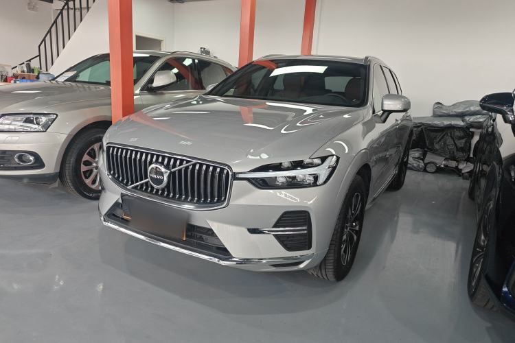 Used Volvo XC60 2023 B5 4x4 Smart Luxury Edition