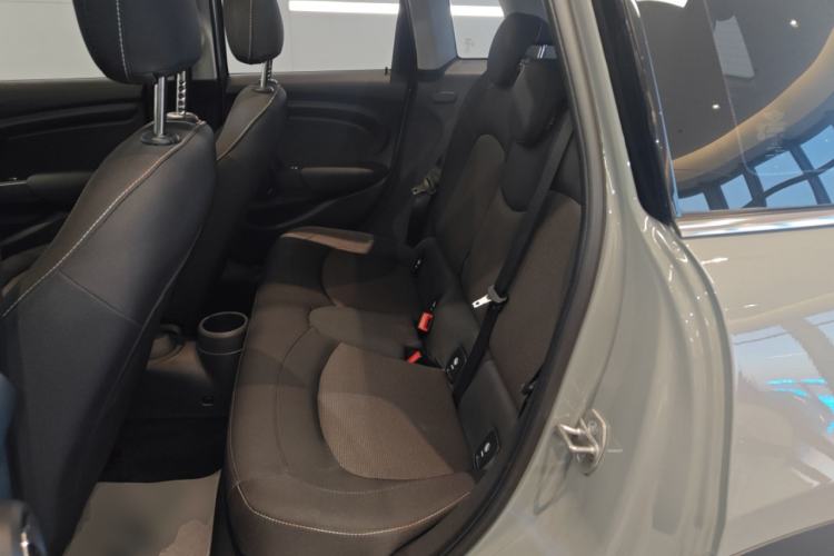 Used MINI 2022 Updated 1.5T ONE Five-Door PLUS Edition Left Rear Seat