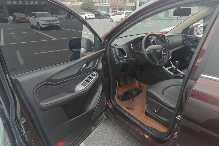 Used Baojun 560 2016 1.8L Manual Luxury Edition