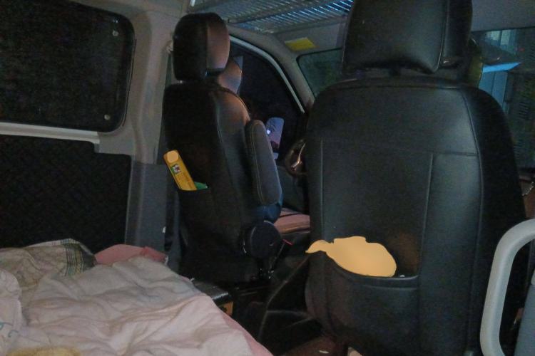 Used SAIC MAXUS Xintu V80 2025 Value Edition Aoyuntong 2.0T Manual Short Wheelbase Mid-Height 127 Ps 5/6 Seats
