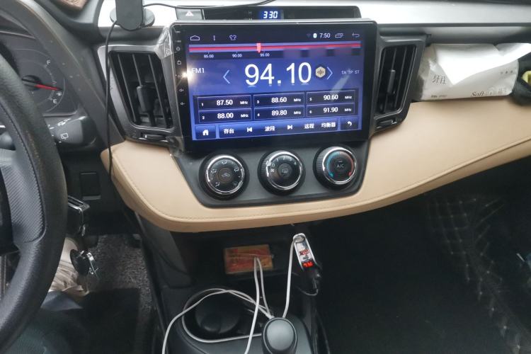 Used Toyota RAV4 2019 2.0L CVT Two-Wheel Drive Urban Edition China VI Standard
