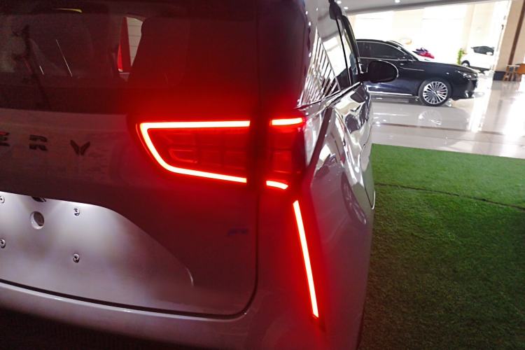 Used Chery New Energy Boundless Pro 2022 301km "Divine Beast" Version with Lithium Iron Phosphate Right Rear Taillight