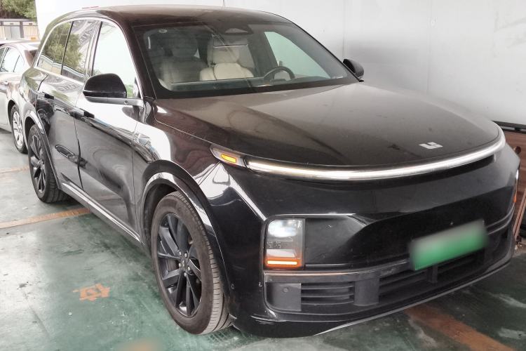 Used Li Auto L8 2023 Pro Model Front Right 45 Deg