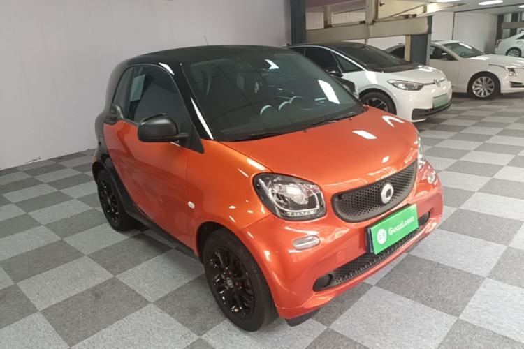Used smart fortwo 2015 1.0L 52 kW hardtop Dynamic version
