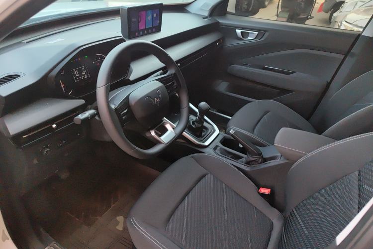 Used Wuling Alvez 2022 1.5L Manual Free-Style Model