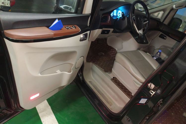 Used JAC Group Refine M5 2016 2.0T Gasoline Automatic Business Edition
