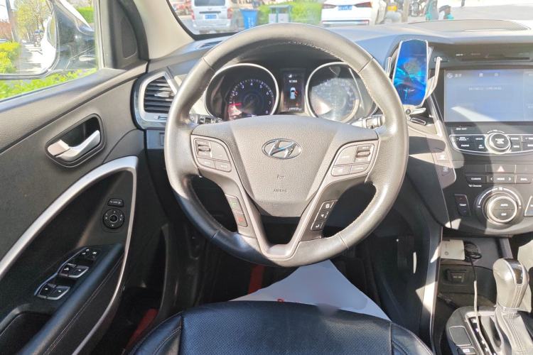 Used Hyundai Santa Fe 2015 2.0T Automatic Two-Wheel Drive Smart Version 5 Seats
