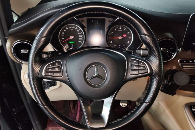 Used Mercedes-Benz V-Class 2020 V 260 Prestige Edition Steering Wheel