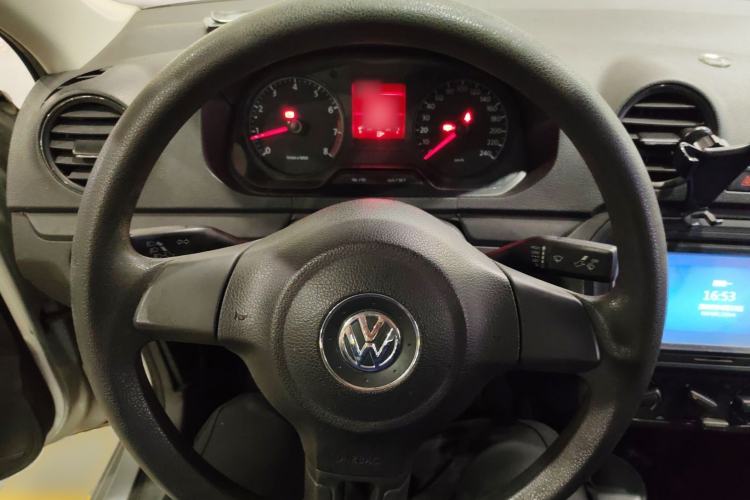 Used Volkswagen Jetta 2015 1.6L Manual Fashion Edition Steering Wheel