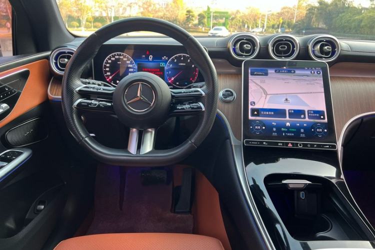 Used Mercedes-Benz GLC 2024 GLC 300 L 4MATIC Dynamic Edition 5-seater
