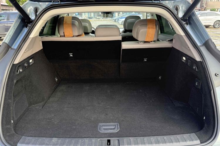 Used Zeekr 7X 2025 100 kWh Long-Range Rear-Wheel Drive with Intelligent Driving Features