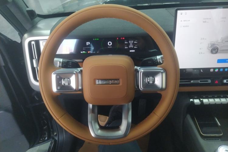 Used iCAR V27 2026 Model 200KM Four-Wheel Drive Falcon 500 Steering Wheel