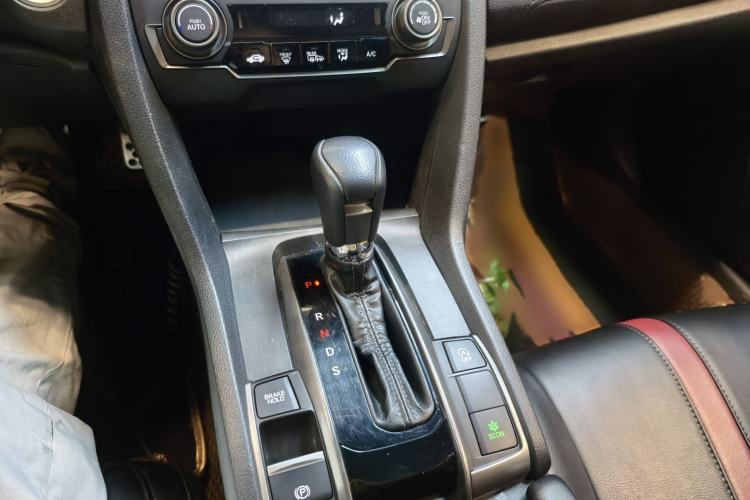 Used Honda Civic 2021 HATCHBACK 220TURBO CVT Trendy Cool Edition
