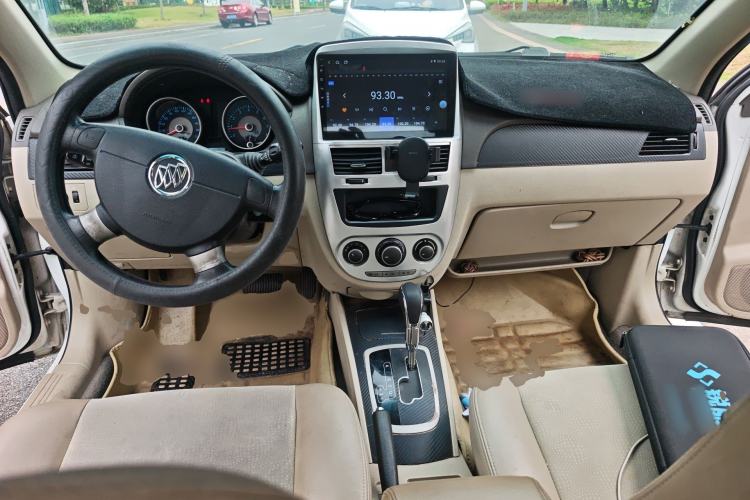 Used Buick Excelle 2015 1.5L Automatic Classic Model
