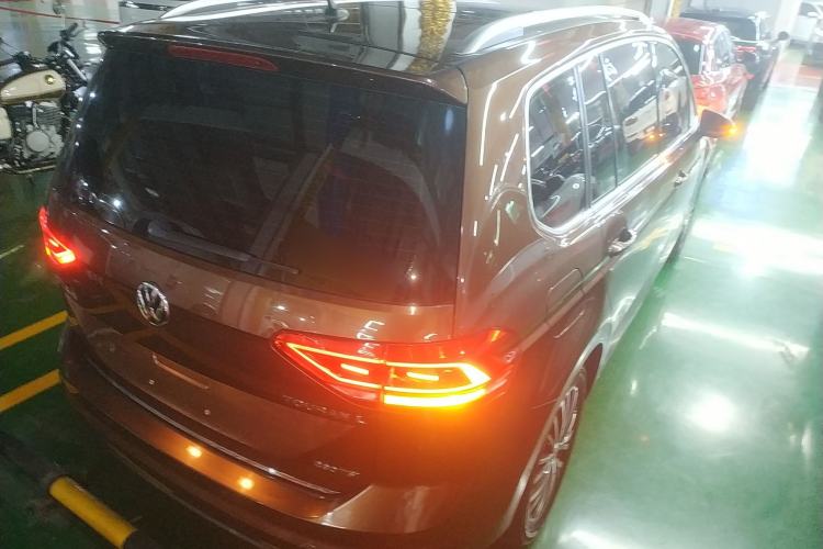 Used Volkswagen Touran 2016 Volkswagen Touran L 280TSI DSG Luxury Edition