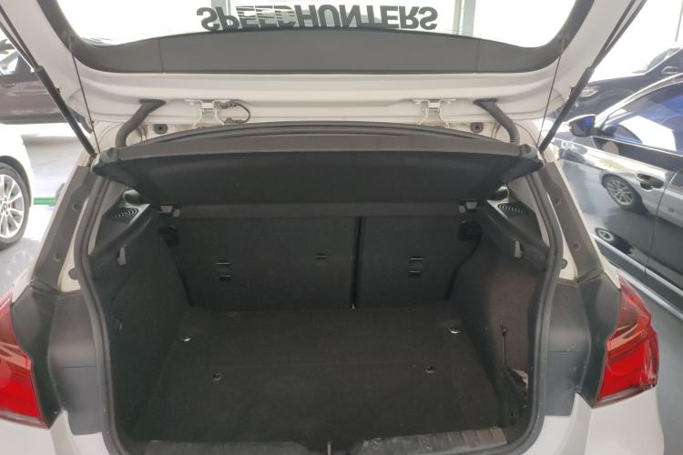 Used BMW 1 Series 2018 118i Leading Model Trunk