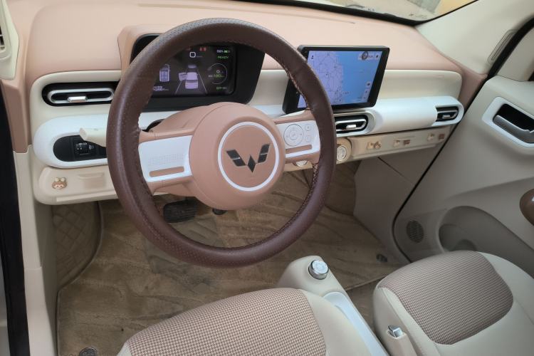 Used Wuling Hongguang MINIEV 2024 3rd Generation 215km Youth Edition Center Console