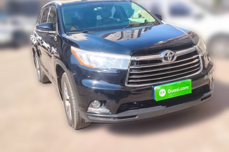 Used Toyota Highlander 2015 2.0T Two-Wheel Drive Elite Edition 5 Seats Front Right 45 Deg