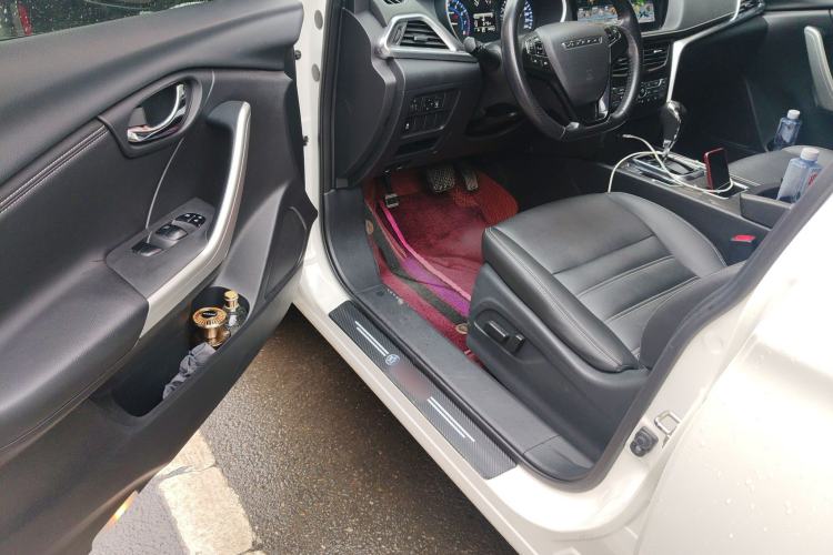 Used Venucia T90 2018 2.0L CVT Smart Connect Luxury Edition China V Standard
