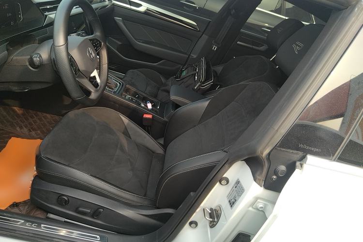 Used Volkswagen FAW-Volkswagen CC 2023 330TSI Ignite Edition Left Front Seat