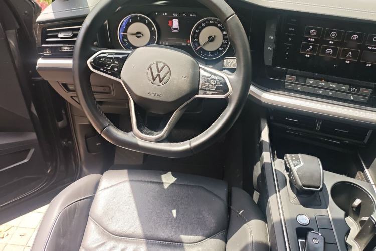 Used Volkswagen Touareg 2021 2.0 TSI Flagship Special Edition Steering Wheel