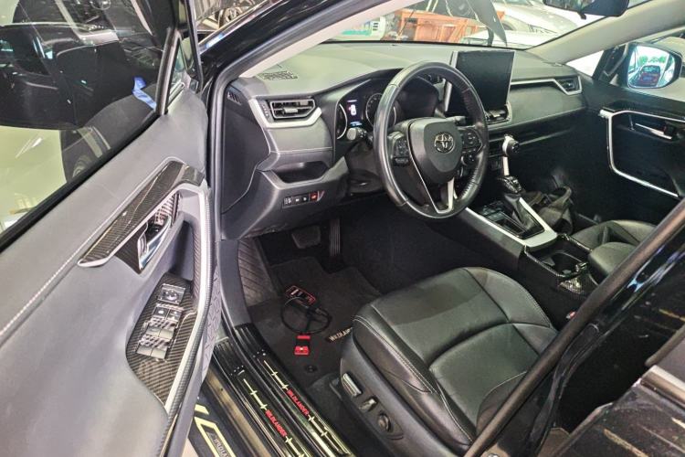 Used Toyota Wildlander 2021 2.0L CVT Two-Wheel Drive Luxury Edition Driver Seat