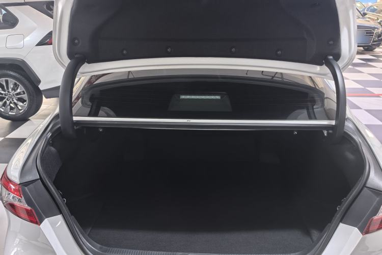 Used Toyota Camry 2021 2.0G Luxury Edition
