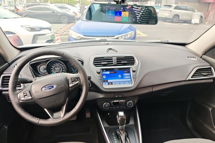 Used Ford Escort 2019 Revised Version 1.5L Automatic Enjoyment Type China VI Standard Center Console
