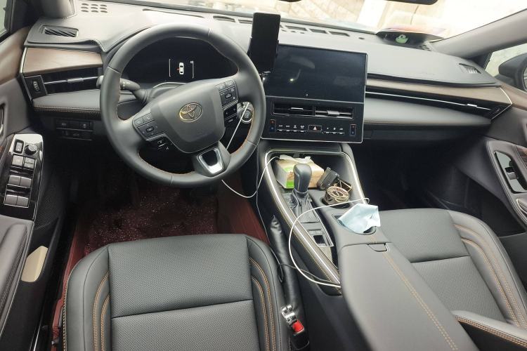 Used Toyota Avalon 2024 2.0L Luxury Edition Center Console