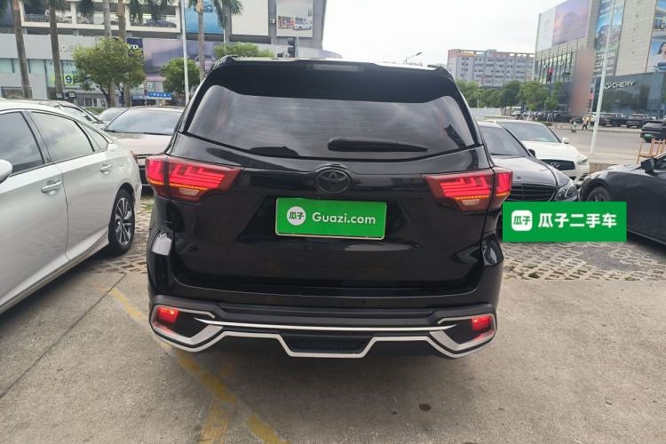 Used Toyota Highlander 2018 2.0T Four-Wheel Drive Luxury Version 7 Seats China VI Standard Rear