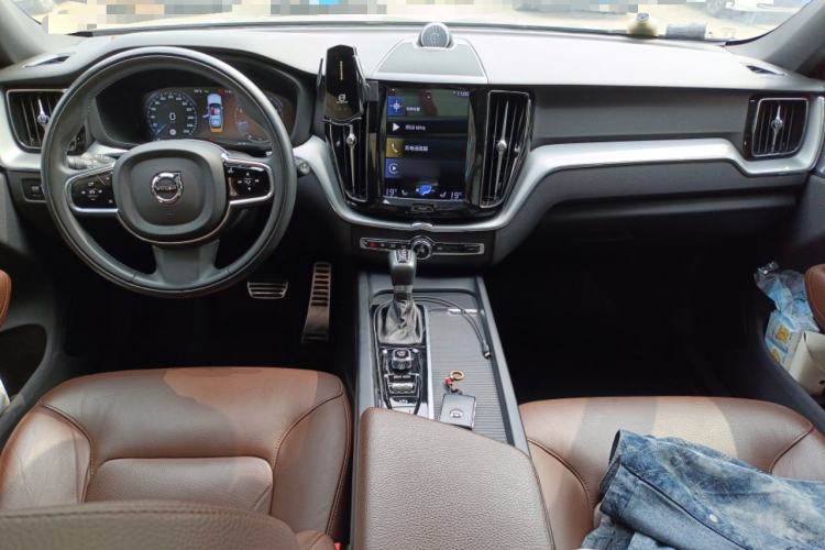 Used Volvo XC60 2021 T5 4x4 Smart Luxury Edition
