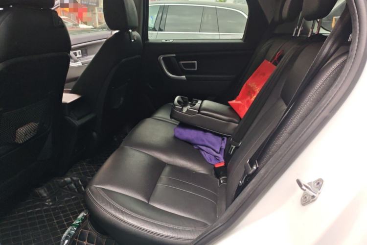 Used Land Rover Discovery Sport 2019 240 PS SE Version China V Standard Interior 4