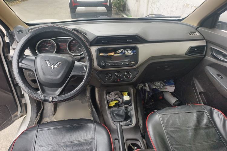 Used Wuling Hongguang 2019 1.5L S Standard Version China VI LAR
