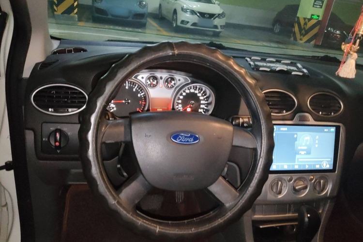 Used Ford Focus 2013 Hatchback Classic 1.8L Automatic Base Model Steering Wheel