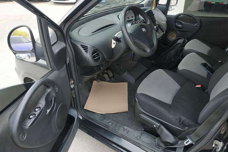 Used Zotye M300 2010 1.6L Gasoline Standard 6-Seater