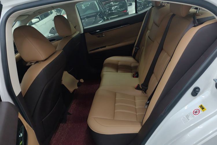 Used Lexus ES 2015 200 Comfort Edition Left Rear Seat