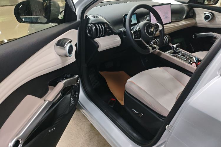 Used BYD Yuan PLUS 2024 Honor Edition 430KM Leading Model Driver Seat