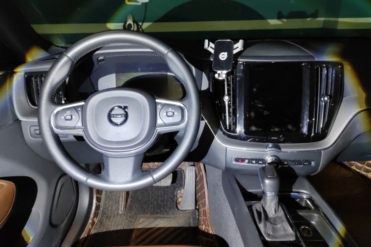 Used Volvo XC60 2021 T5 4x4 Smart Luxury Edition