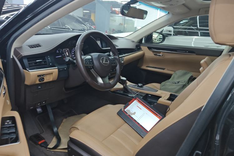 Used Lexus ES 2015 200 Elite Edition Left Front Seat