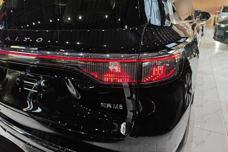 Used Hima AITO M8 2025 Extended-Range Ultra Version 53.4 kWh 6-Seater Edition Right Rear Taillight