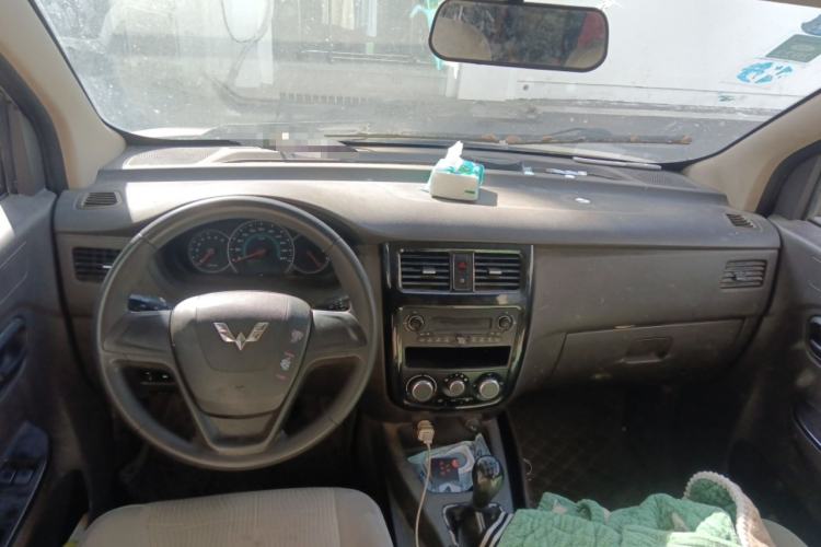 Used Wuling Rongguang V 2016 1.2L Standard Version