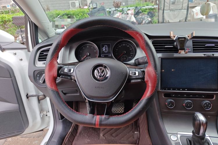 Used Volkswagen Golf 2016 230TSI Automatic Luxury Version Steering Wheel