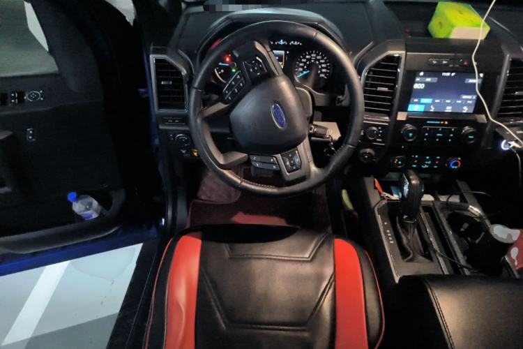 Used Ford F-150 Raptor 
