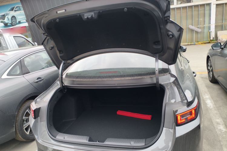 Used CHANGAN Eado 2025 Blue Whale 1.5T 500Bar Prestige Model
