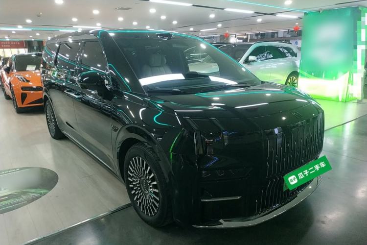 Used Zeekr 009 2024 7-Seater Walk-Through Version Four-Wheel Drive 108 kWh Exterior 1