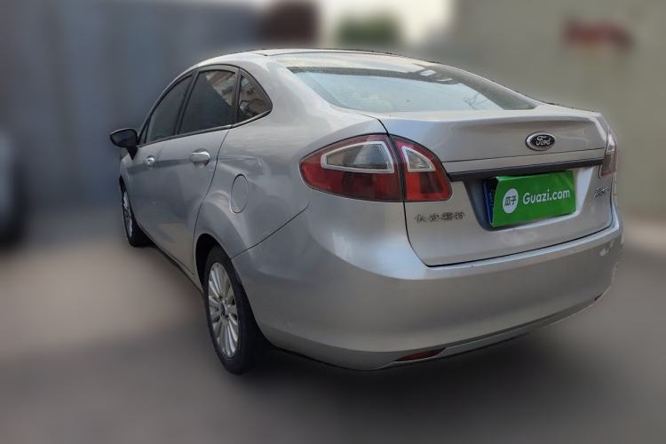 Used Ford Fiesta 2011 Sedan 1.5L Manual Fashion Edition
