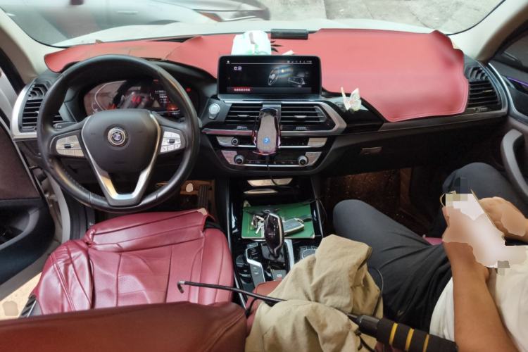 Used BMW X3 2021 Facelift xDrive25i Luxury Package Center Console