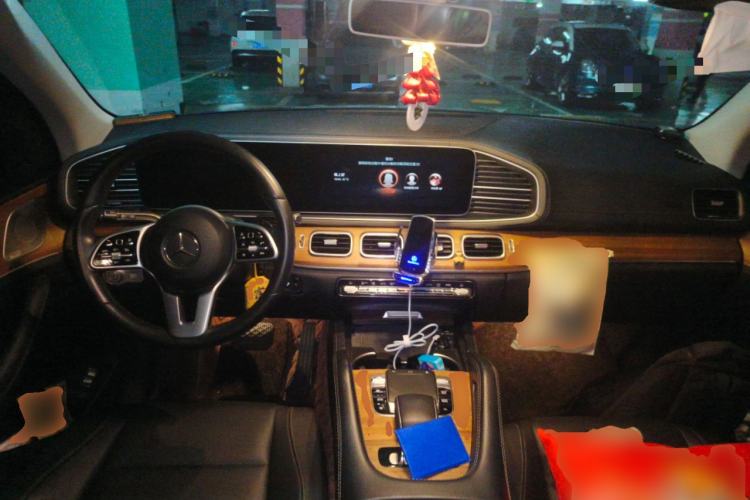 Used Mercedes-Benz GLE 2020 GLE 350 4MATIC Luxury Model Center Console