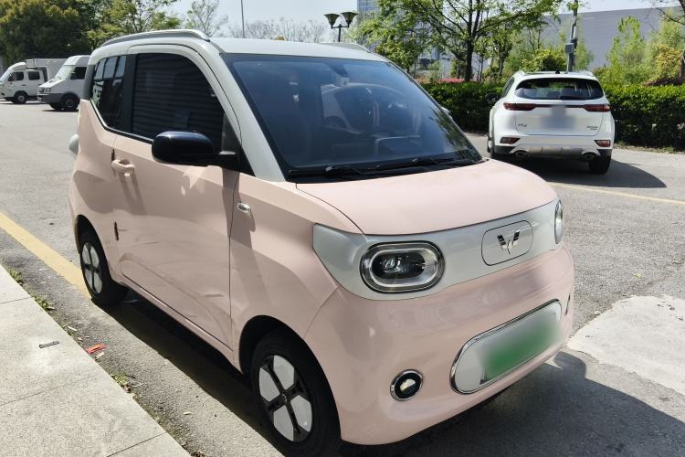 Used Wuling Hongguang MINIEV 2024 3rd Generation 215km Advanced Version Front Right 45 Deg